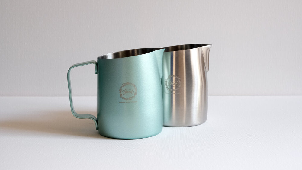 17oz Latte Art Pitcher IVY x LKY with Tapered Sharp Spout in Metallic Green